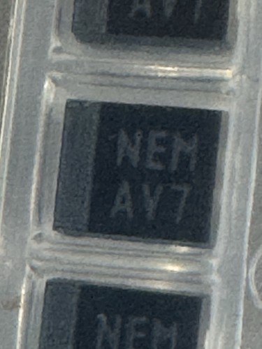1pezzo nee av7 nel - 1pezzo, =